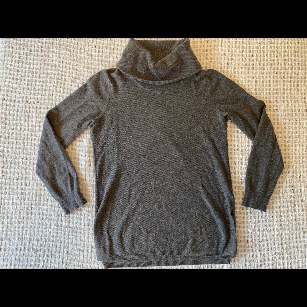 Max Studio Grey Cashmere Sweater - Size L